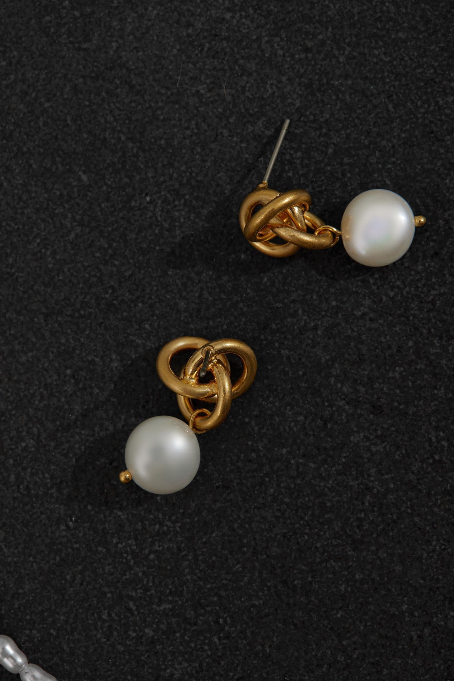 Fresh-water Pearl Earrings